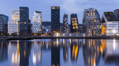 Modern waterfront houses in Oslo. Moderna hus vid vattnet i Oslo.