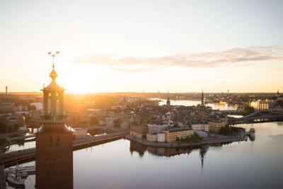 Stockholm in sunrise obliquely from above. Stockholm i soluppgång snett från ovan.